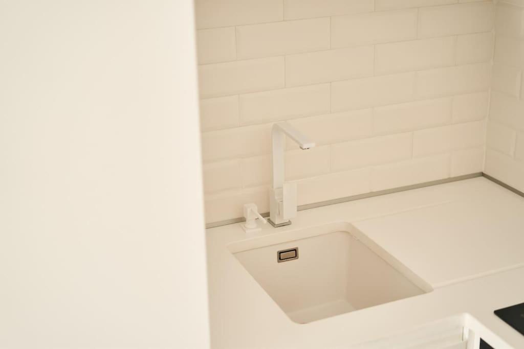 Ultracentral Two Rooms Apartment In 부쿠레슈티 외부 사진